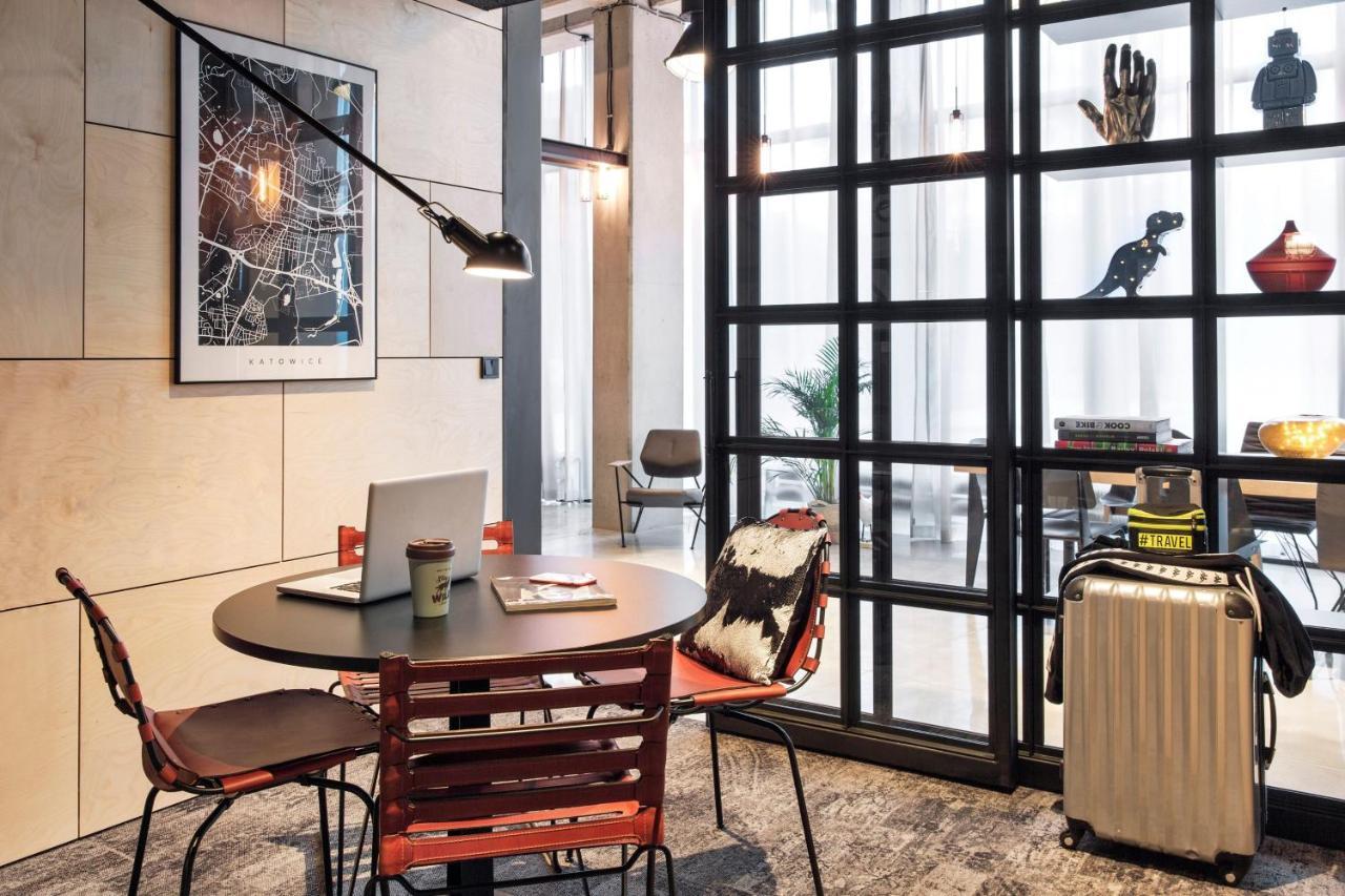 Hotel Moxy Katowice Airport à Pyrzowice Extérieur photo